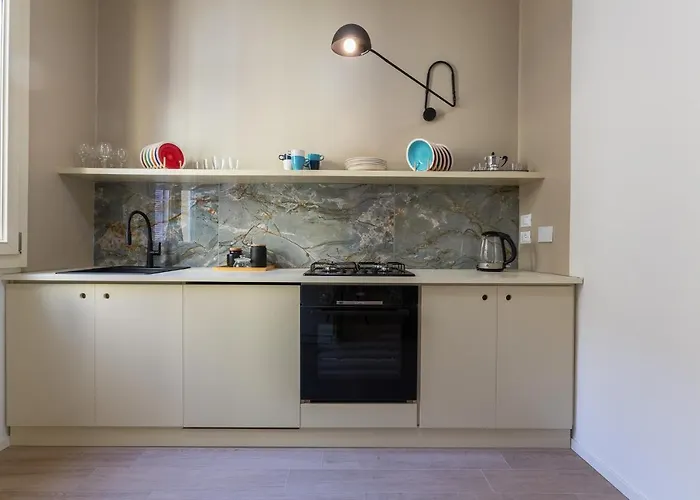 Guesthost - Accademia Delle Belle Arti *