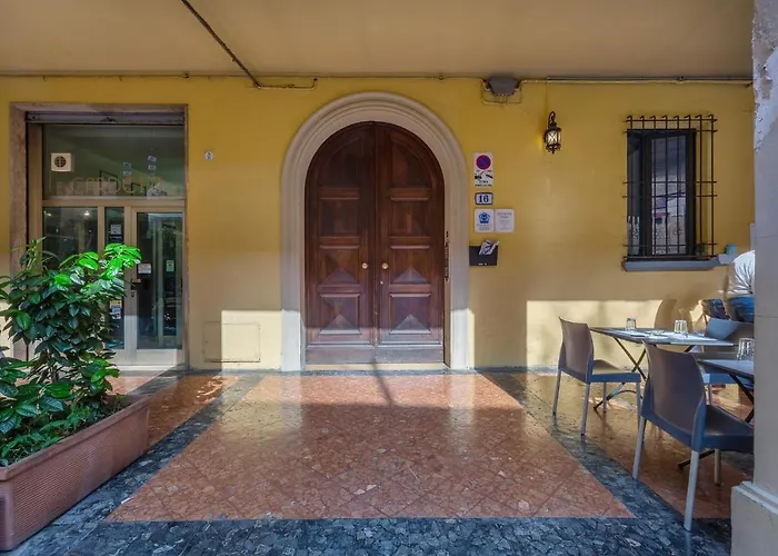 Guesthost - Accademia Delle Belle Arti *