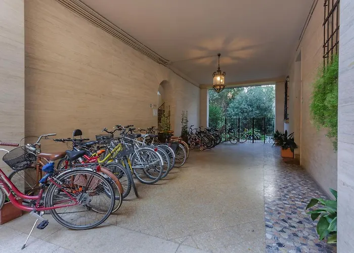 Guesthost - Accademia Delle Belle Arti *